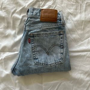 Levi’s wedgie straight jeans